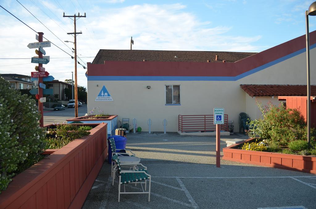 Monterey Hostel Exterior photo
